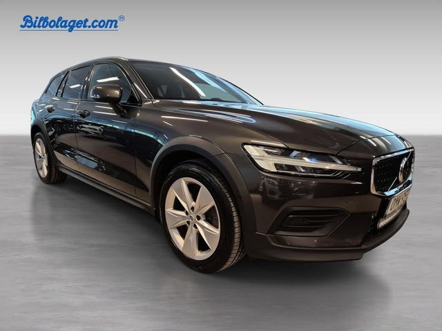 Volvo V60 Cross Country 2023