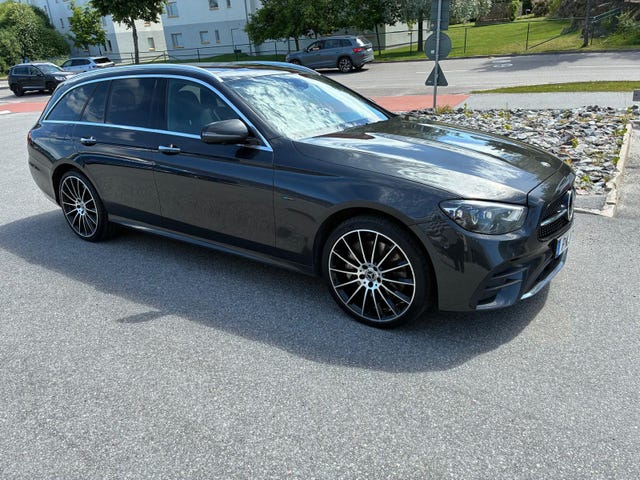 Mercedes-Benz E300 2021