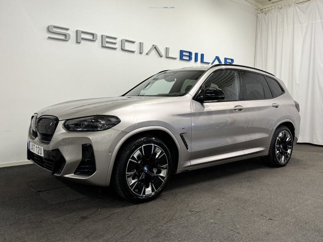BMW iX3 2024