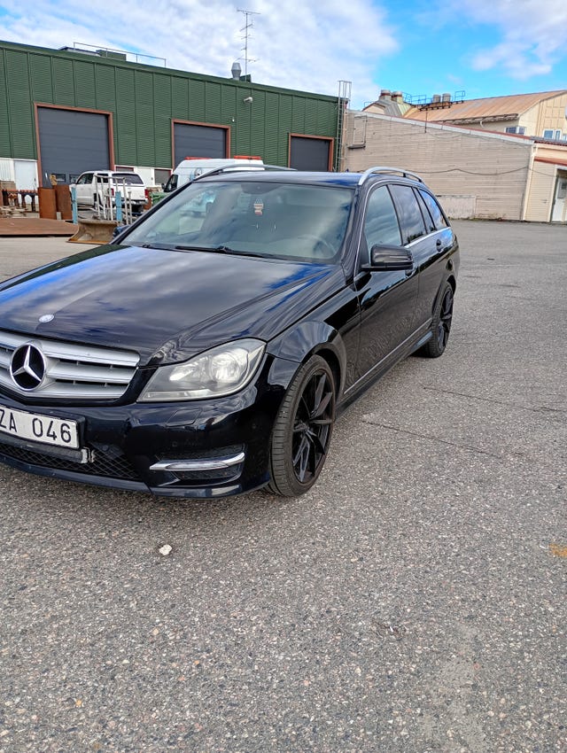 Mercedes-Benz C 200 2013