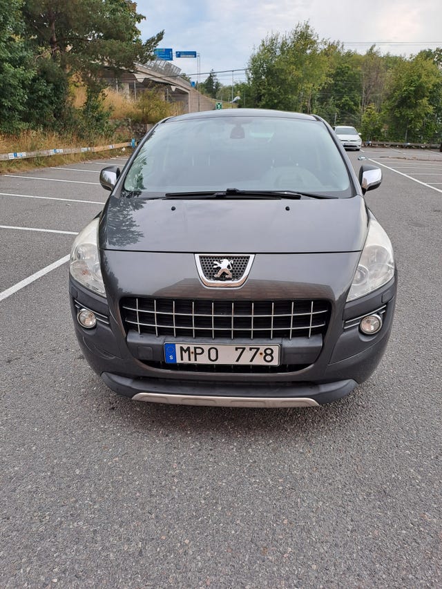 Peugeot 3008 2011