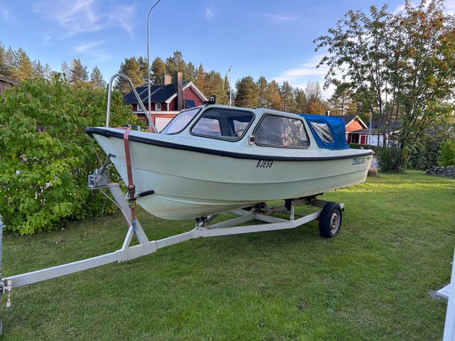 Örnvik 510 HT -75 med Yamaha 50 -93 med Powertilt.