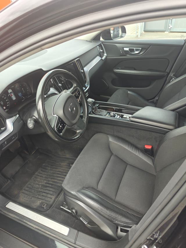Volvo V60 Cross Country 2021