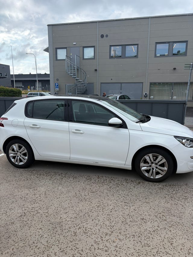 Peugeot 308 2015
