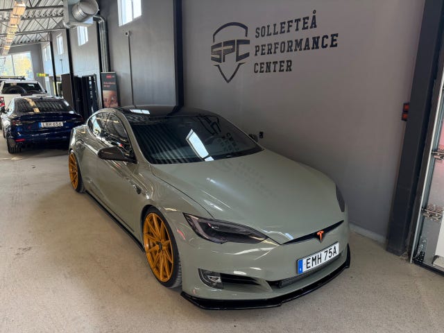 Tesla Model S 2020