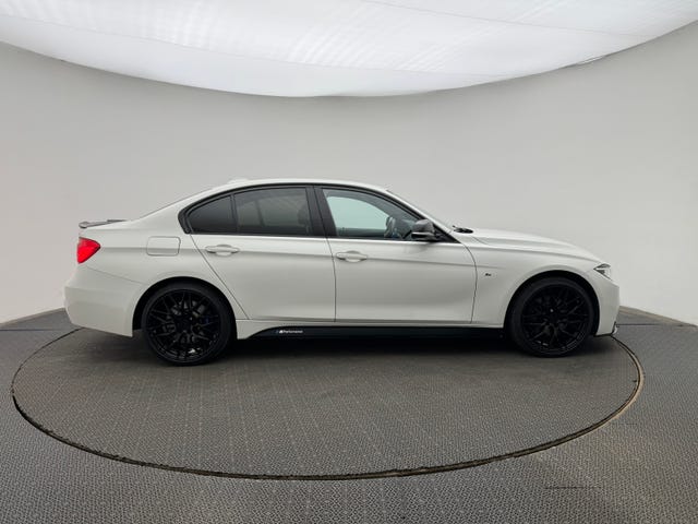BMW 320d 2016 – bild 2