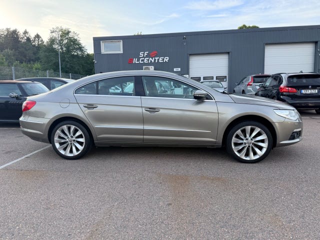 Volkswagen Passat CC 2011
