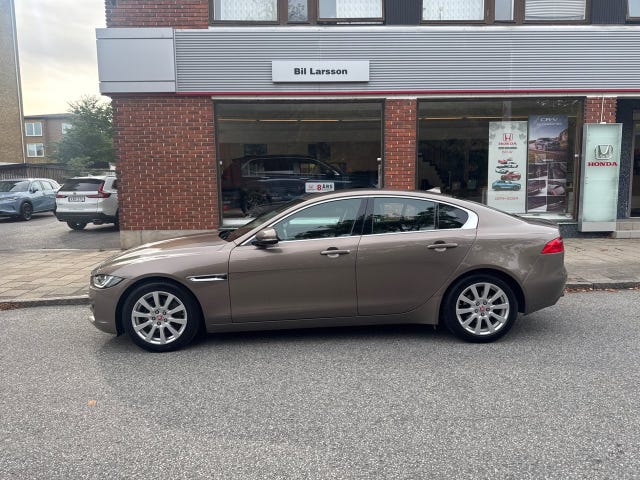 Jaguar XE 2016