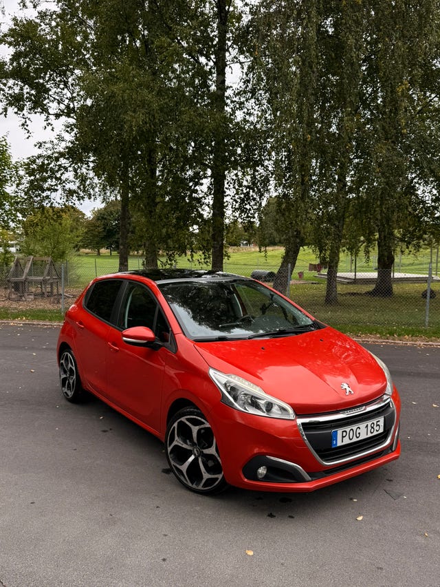 Peugeot 208 2016
