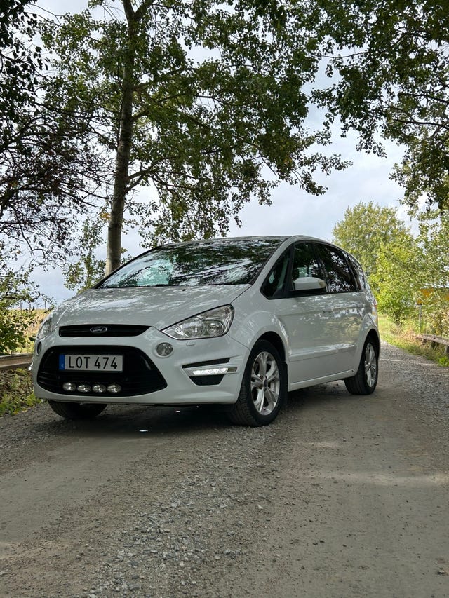 Ford S-MAX 2012