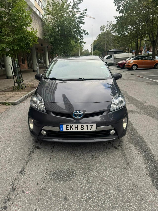 Toyota Prius Plug-in Hybrid 2014
