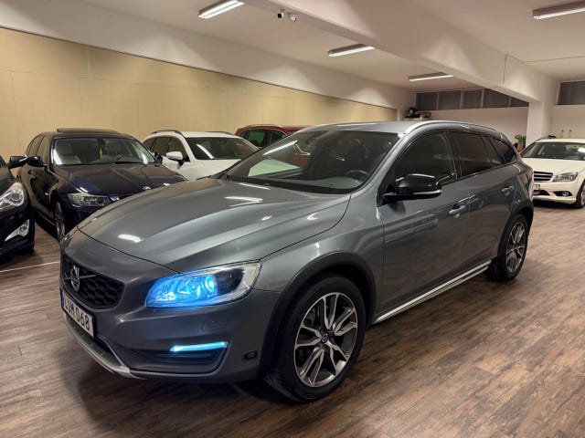 Volvo V60 Cross Country 2016