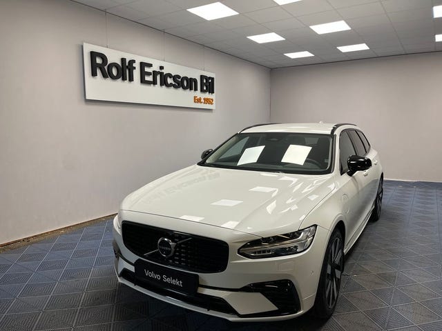 Volvo V90 2025