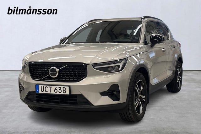 Volvo XC40 2025
