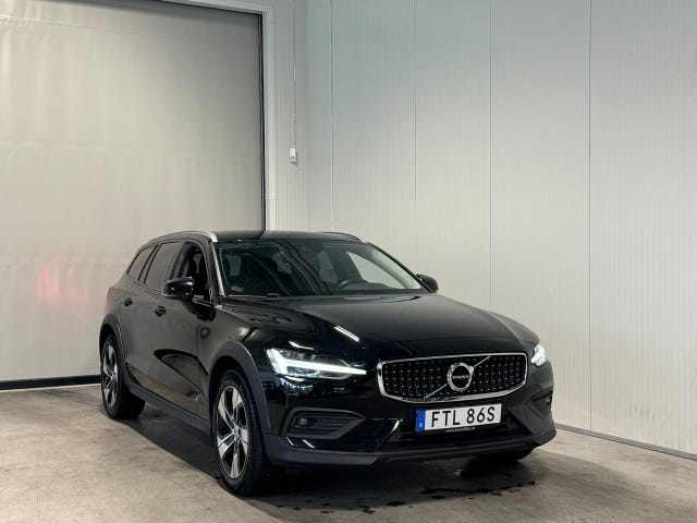 Volvo V60 Cross Country 2021
