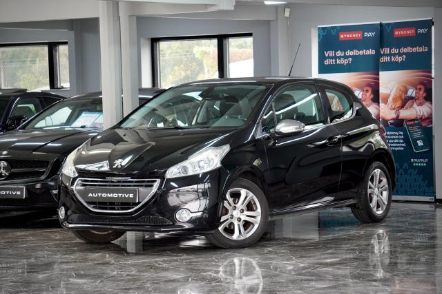 Peugeot 208 2012