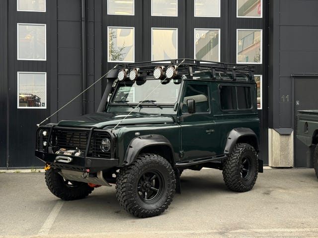 Land Rover Defender 90 2011