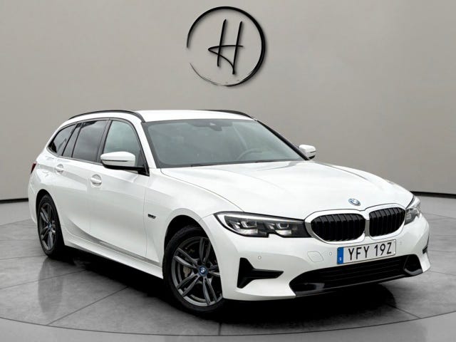BMW 330e 2022