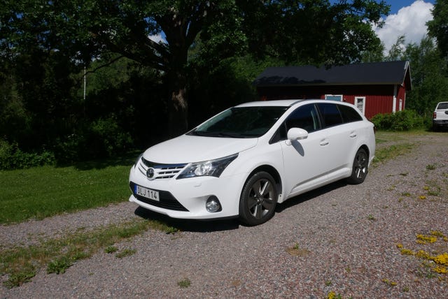 Toyota Avensis 2015