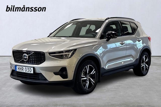 Volvo XC40 2025