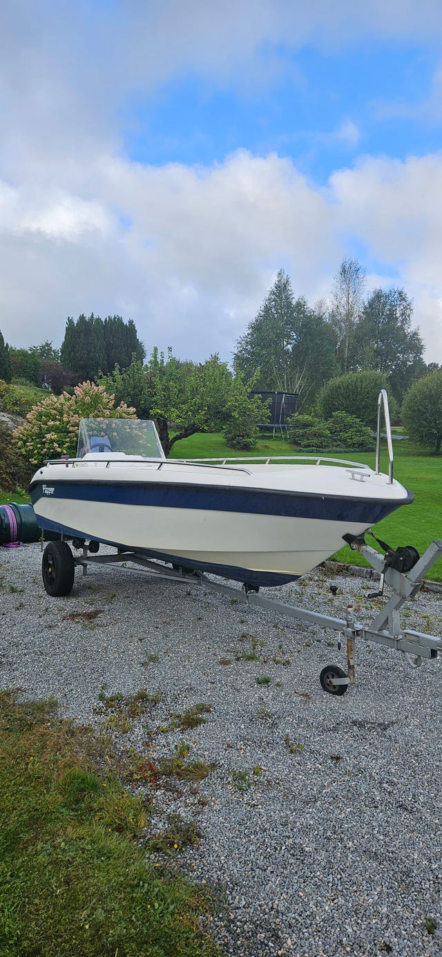 Flipper 510 med yamaha 90hk – Välutrustad och redo för sjön
