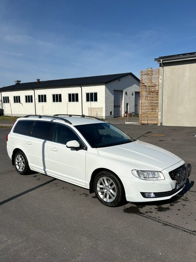 Volvo V70 2015