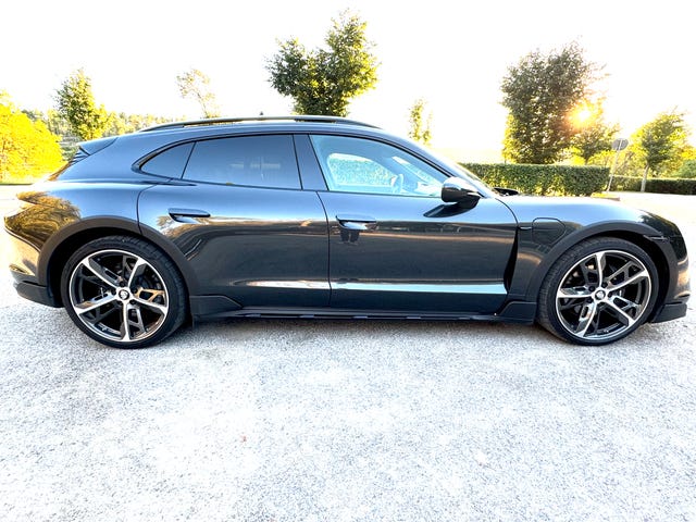 Porsche Taycan 4 2022