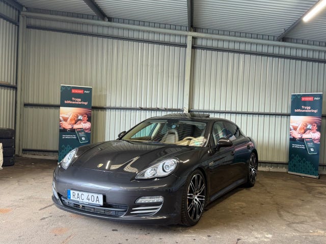 Porsche Panamera 4S 2012