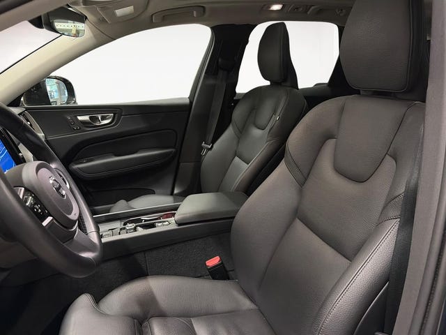 Volvo XC60 2025 – bild 2