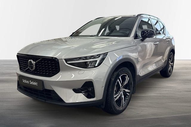 Volvo XC40 2025