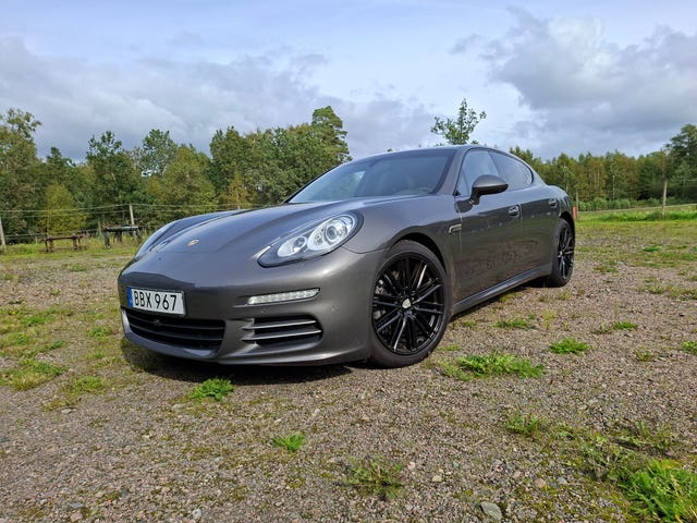 Porsche Panamera 4 2014