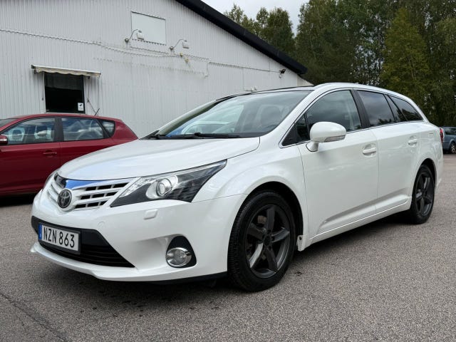 Toyota Avensis 2013