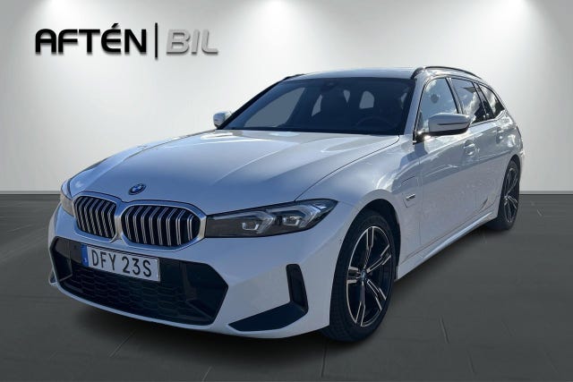 BMW 330e 2023