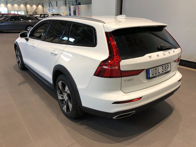 Volvo V60 Cross Country 2020 – bild 4