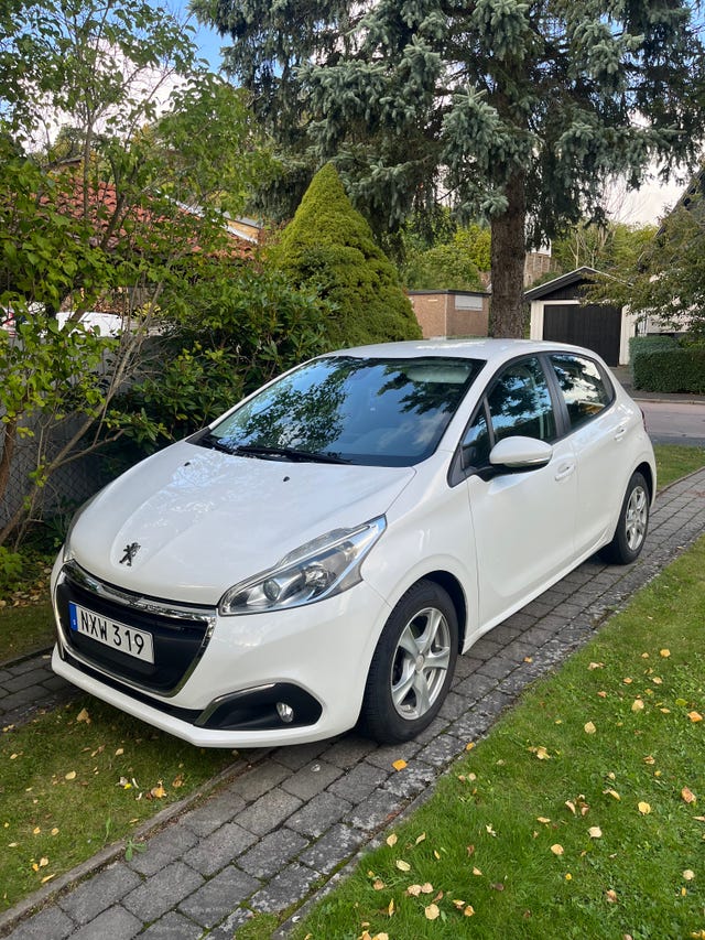 Peugeot 208 2015