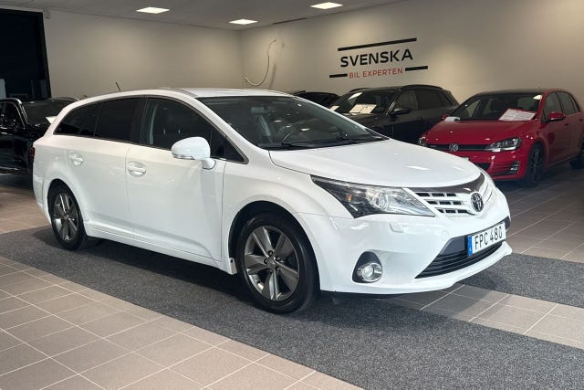 Toyota Avensis 2015