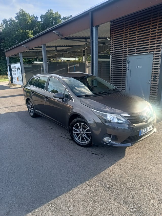 Toyota Avensis 2012
