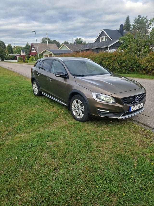 Volvo V60 Cross Country 2016