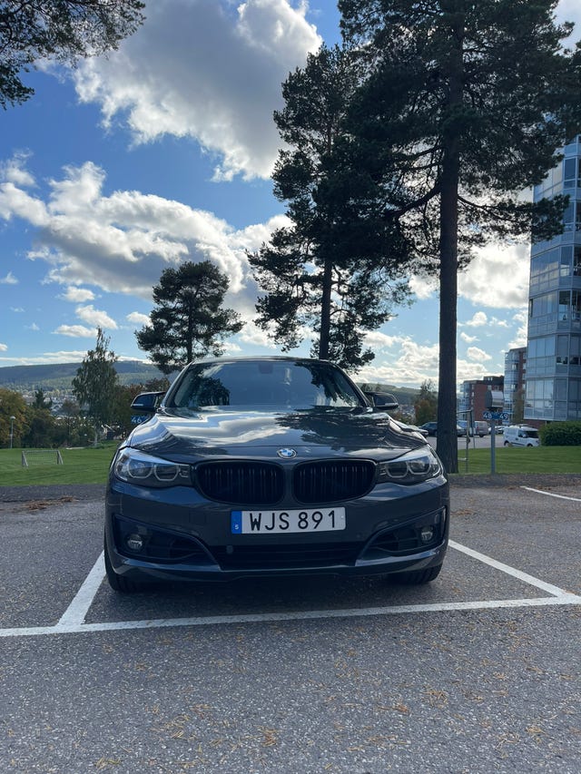 BMW 320i 2019