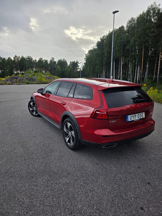 Volvo V60 Cross Country 2019 – bild 3