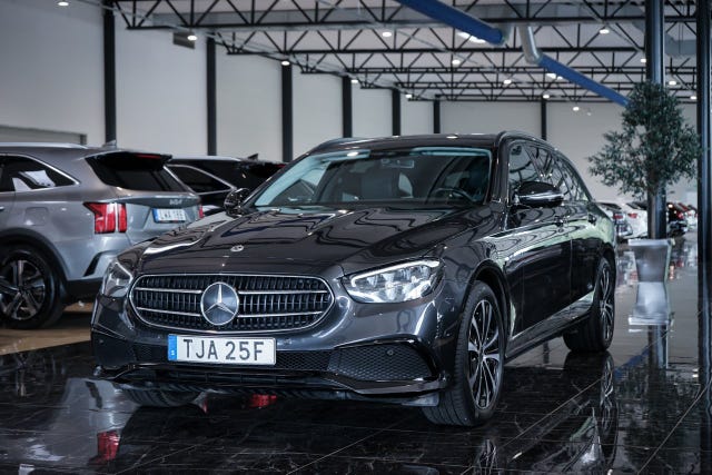 Mercedes-Benz E300 2023