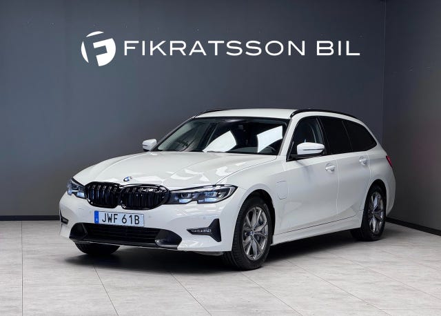 BMW 330e 2021