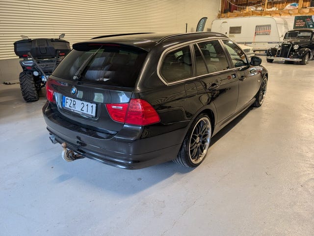 BMW 330d 2011 – bild 4