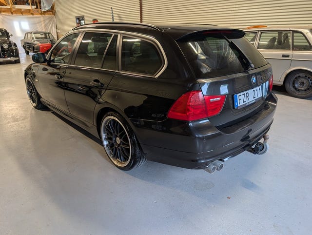 BMW 330d 2011 – bild 2