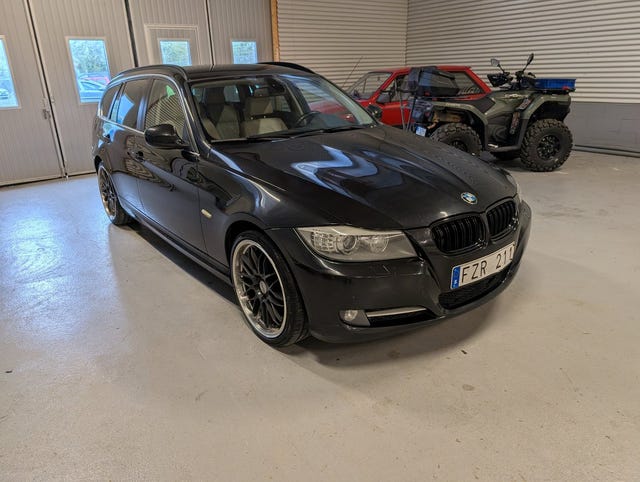 BMW 330d 2011 – bild 3