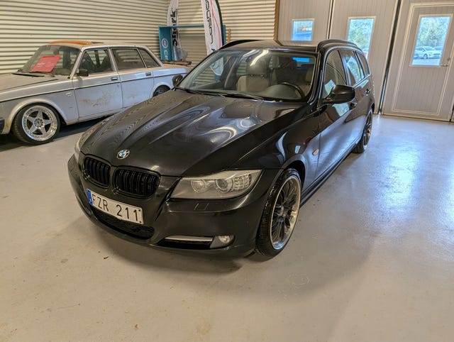 BMW 330d 2011