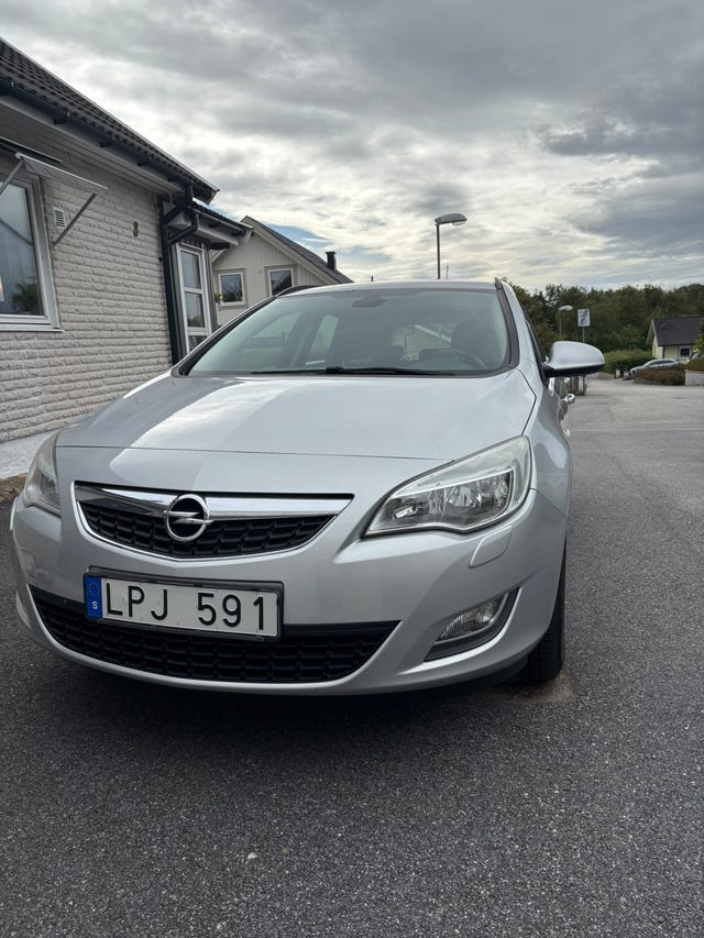 Opel Astra 2011