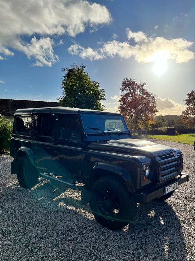 Land Rover Defender 110 2011