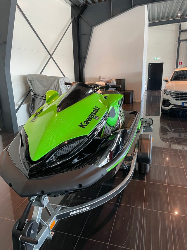 Kawasaki Ultra 310R 2015 – 310 hk + 80-trailer