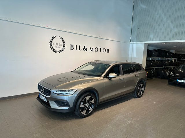 Volvo V60 Cross Country 2021